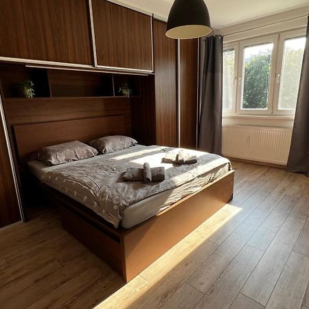 Industrial Apartment I 24Hr Self Check-In I Free Parking & Coffee Μπάνσκα Μπίστριτσα Εξωτερικό φωτογραφία